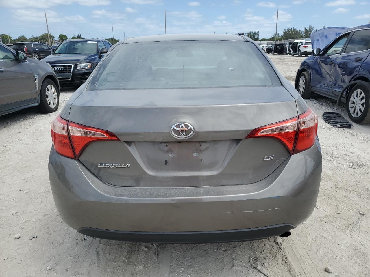 2018 Toyota Corolla L VIN: 5YFBURHE0JP794149 Lot: 55052775