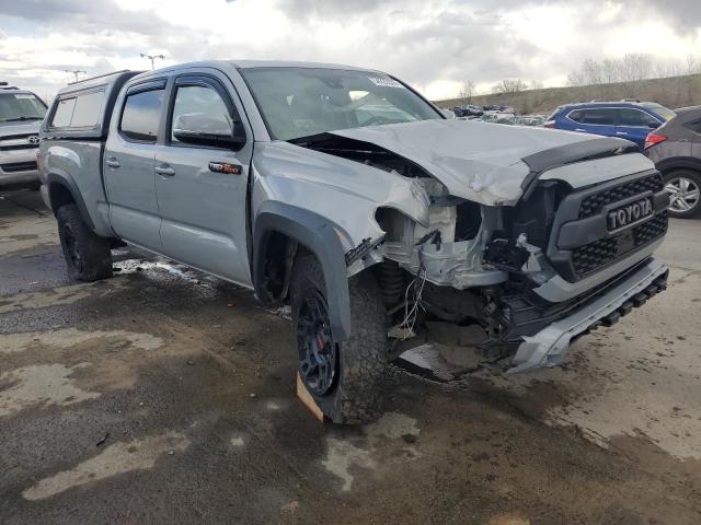 TOYOTA TACOMA 2018 Серебристый