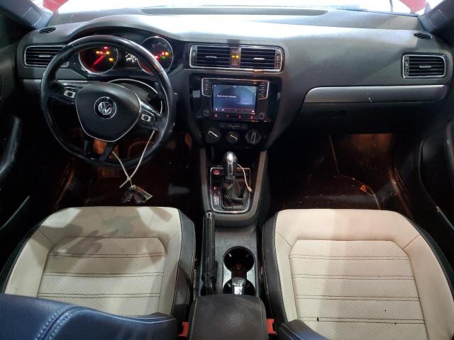 Sedans VOLKSWAGEN JETTA 2016 Czerwony