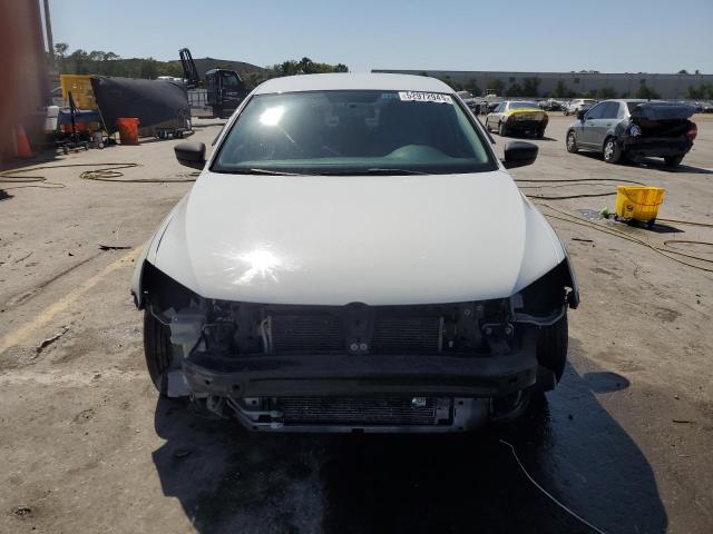  VOLKSWAGEN JETTA 2017 Белы