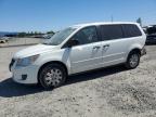 2009 Volkswagen Routan S للبيع في Eugene، OR - Rear End
