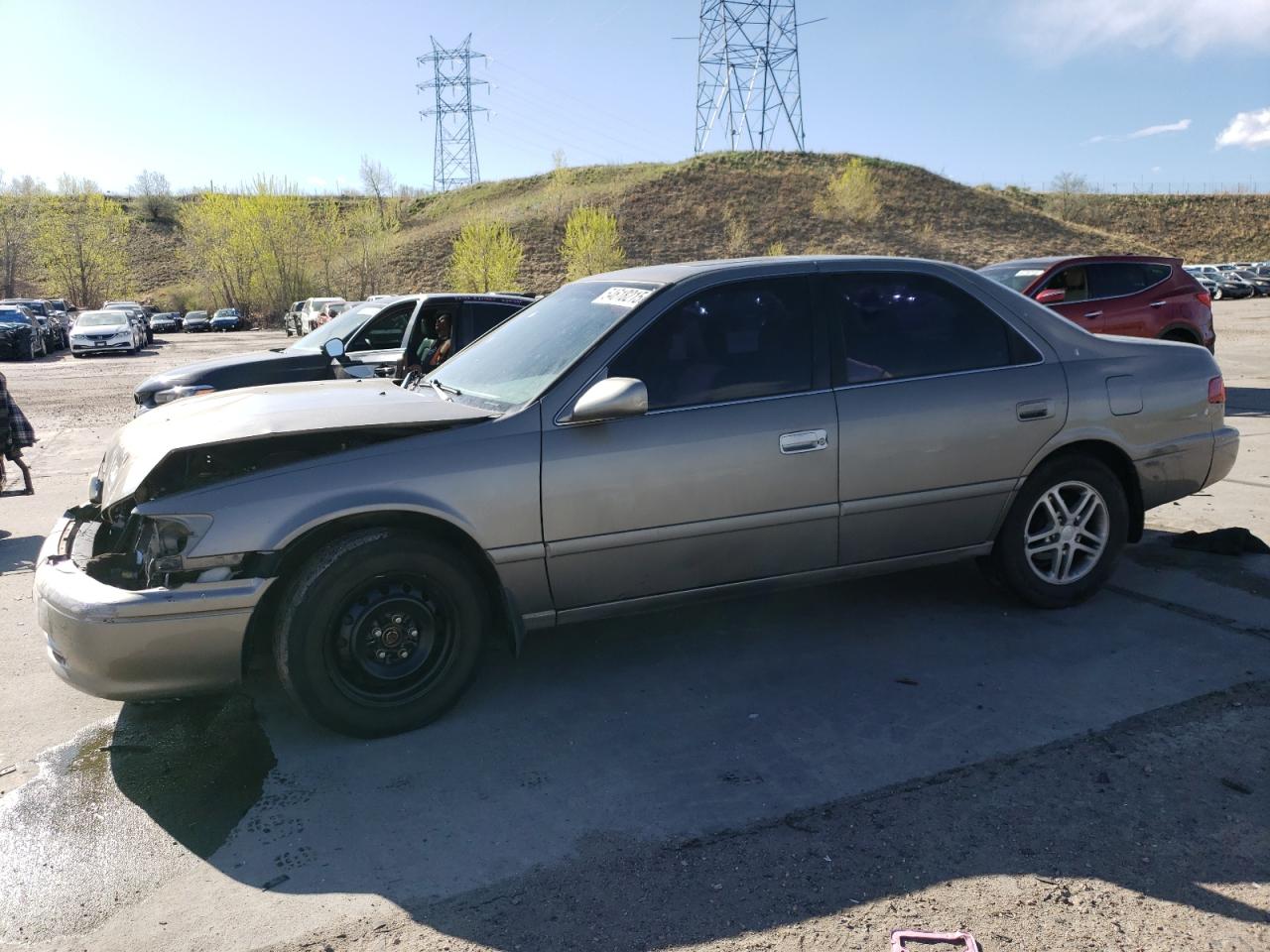 2001 Toyota Camry Le იყიდება Littleton-ში, CO - Front End