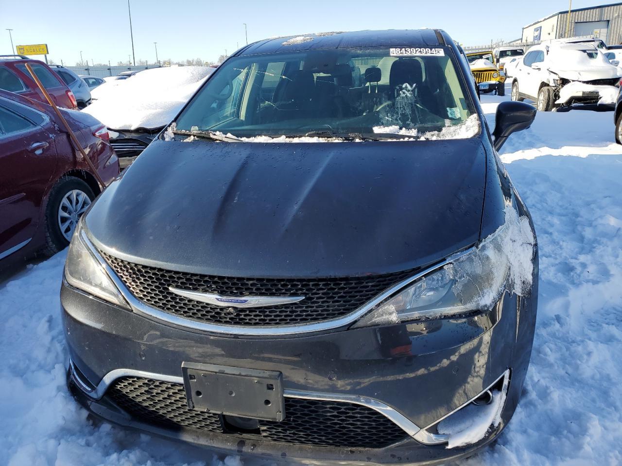 2020 Chrysler Pacifica - Image 5
