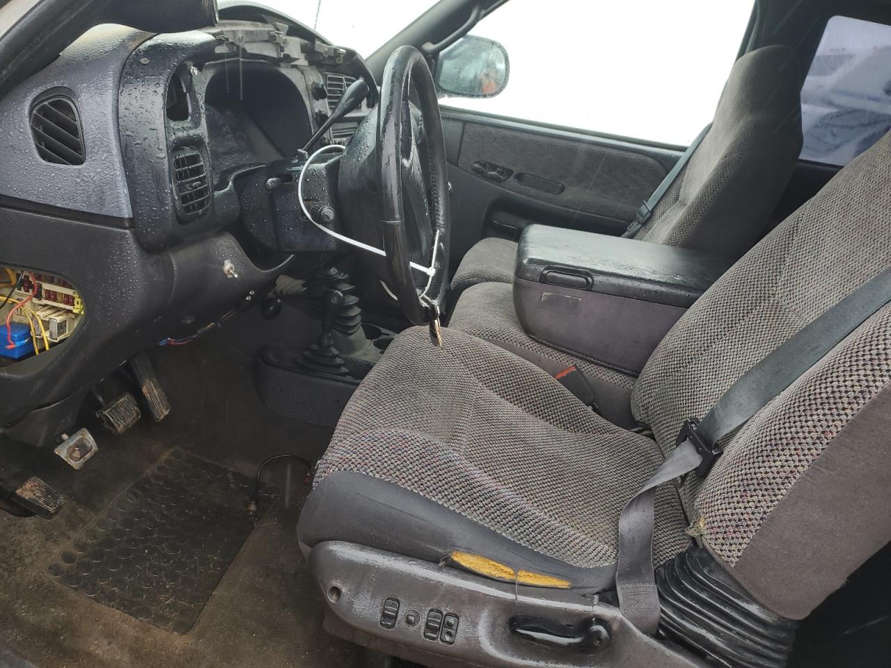 1998 Dodge Ram 2500 VIN: 3B7KF22D2WG102293 Lot: 54788495