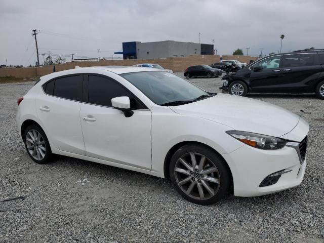  MAZDA 3 2017 Белый