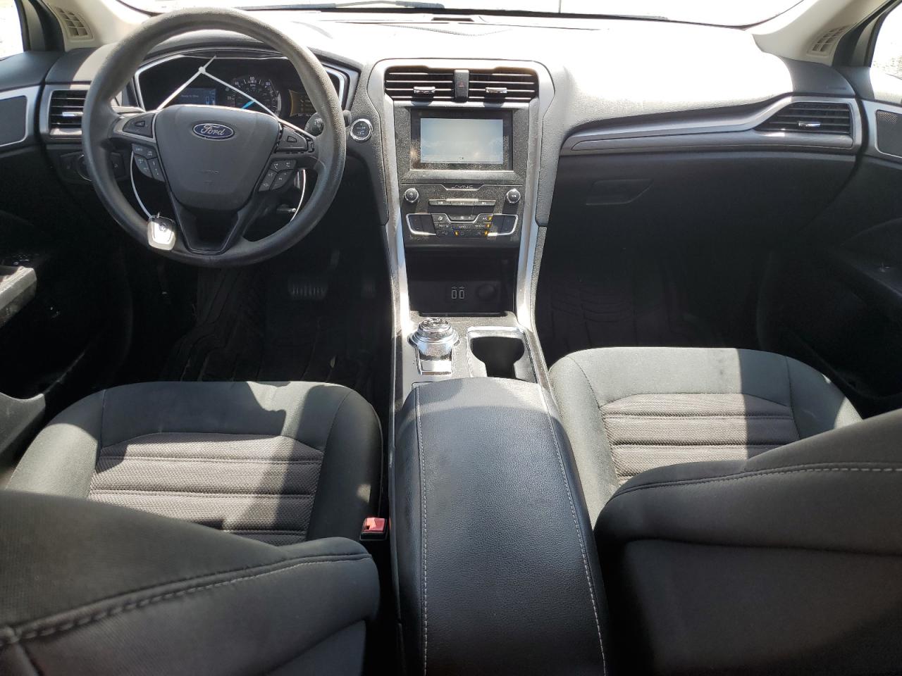 2019 Ford Fusion Se VIN: 3FA6P0LUXKR119297 Lot: 54041595