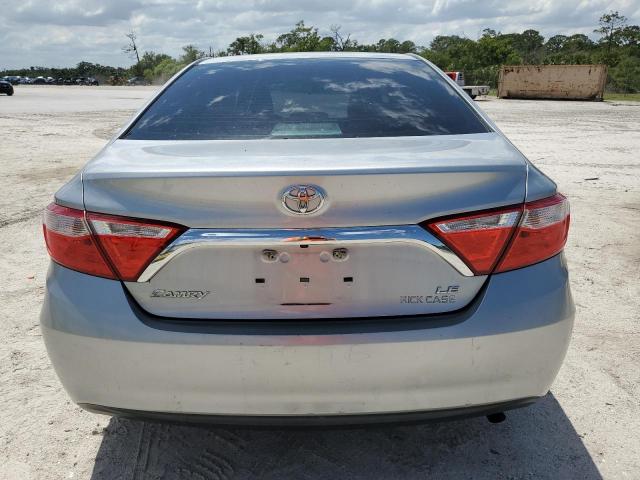  TOYOTA CAMRY 2017 Srebrny