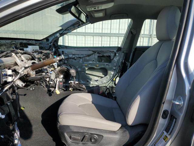  TOYOTA CAMRY 2024 Сріблястий