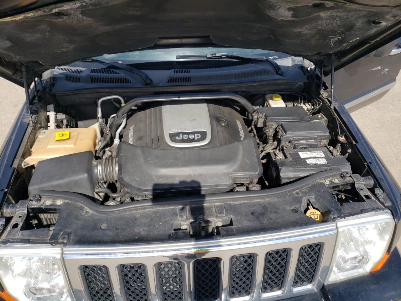 2008 Jeep Commander Overland VIN: 1J8HG68228C152923 Lot: 51851365