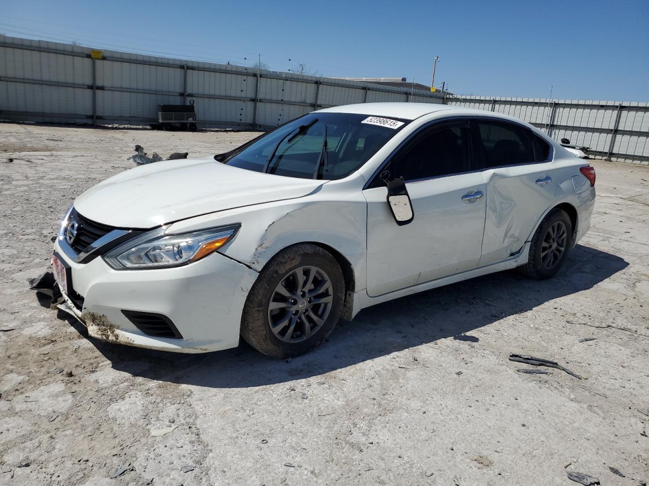 2017 Nissan Altima 2.5 zu verkaufen in Walton, KY - Front End