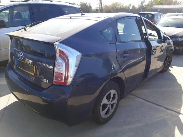 2015 TOYOTA PRIUS T3 V