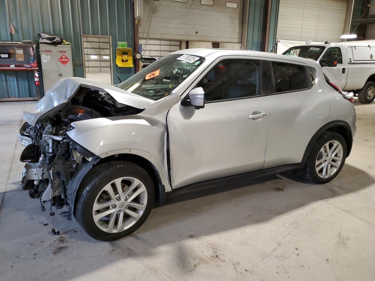2016 Nissan Juke S продається в Eldridge, IA - All Over