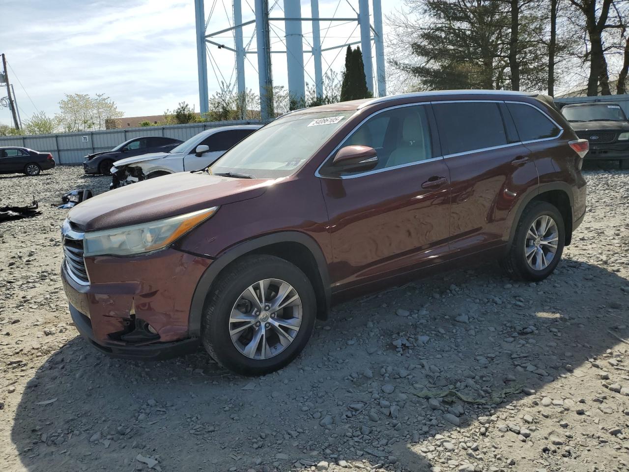 2015 Toyota Highlander Xle for Sale in Windsor, NJ - Front End