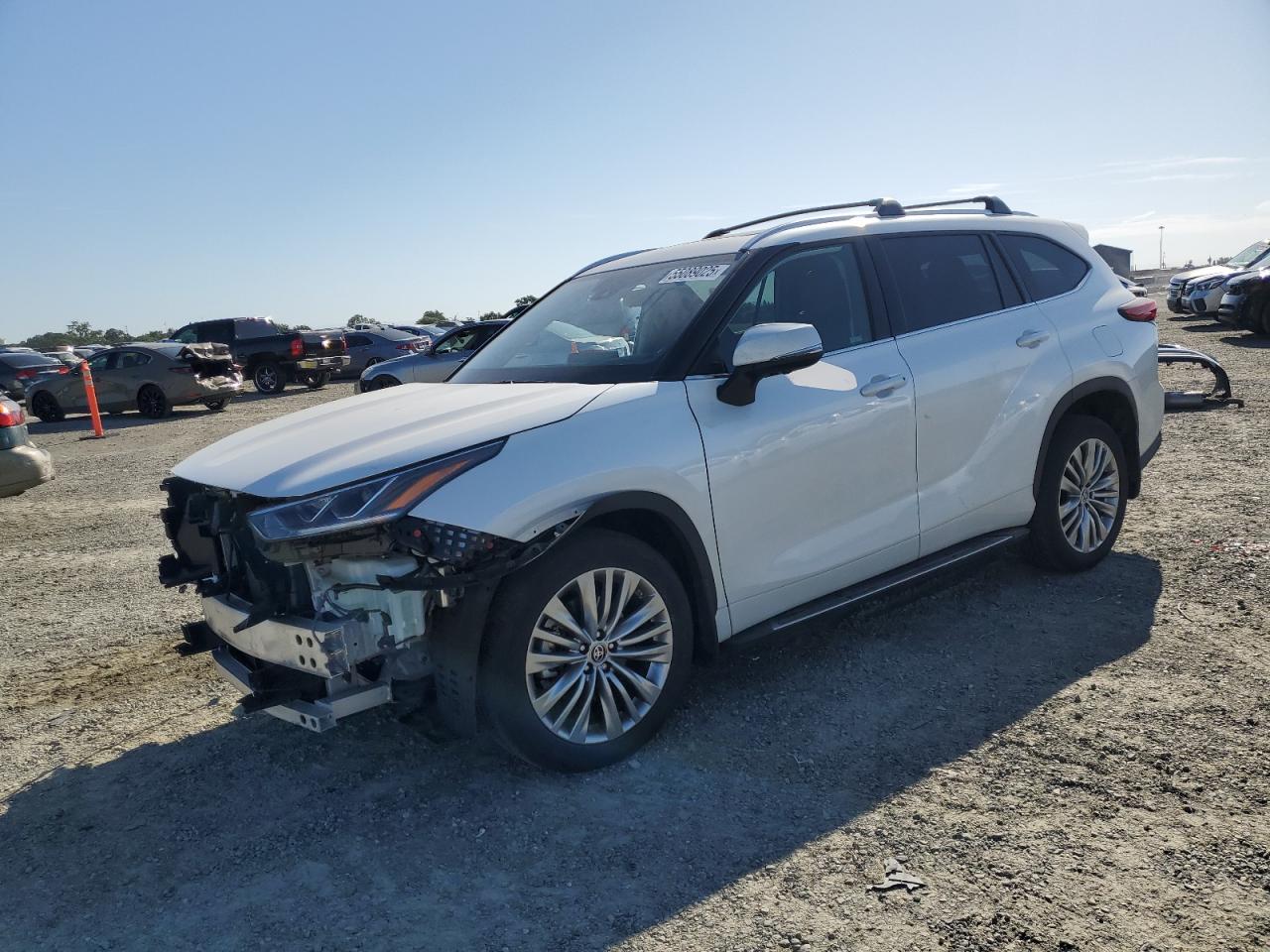 2023 Toyota Highlander L na sprzedaż w Antelope, CA - Front End