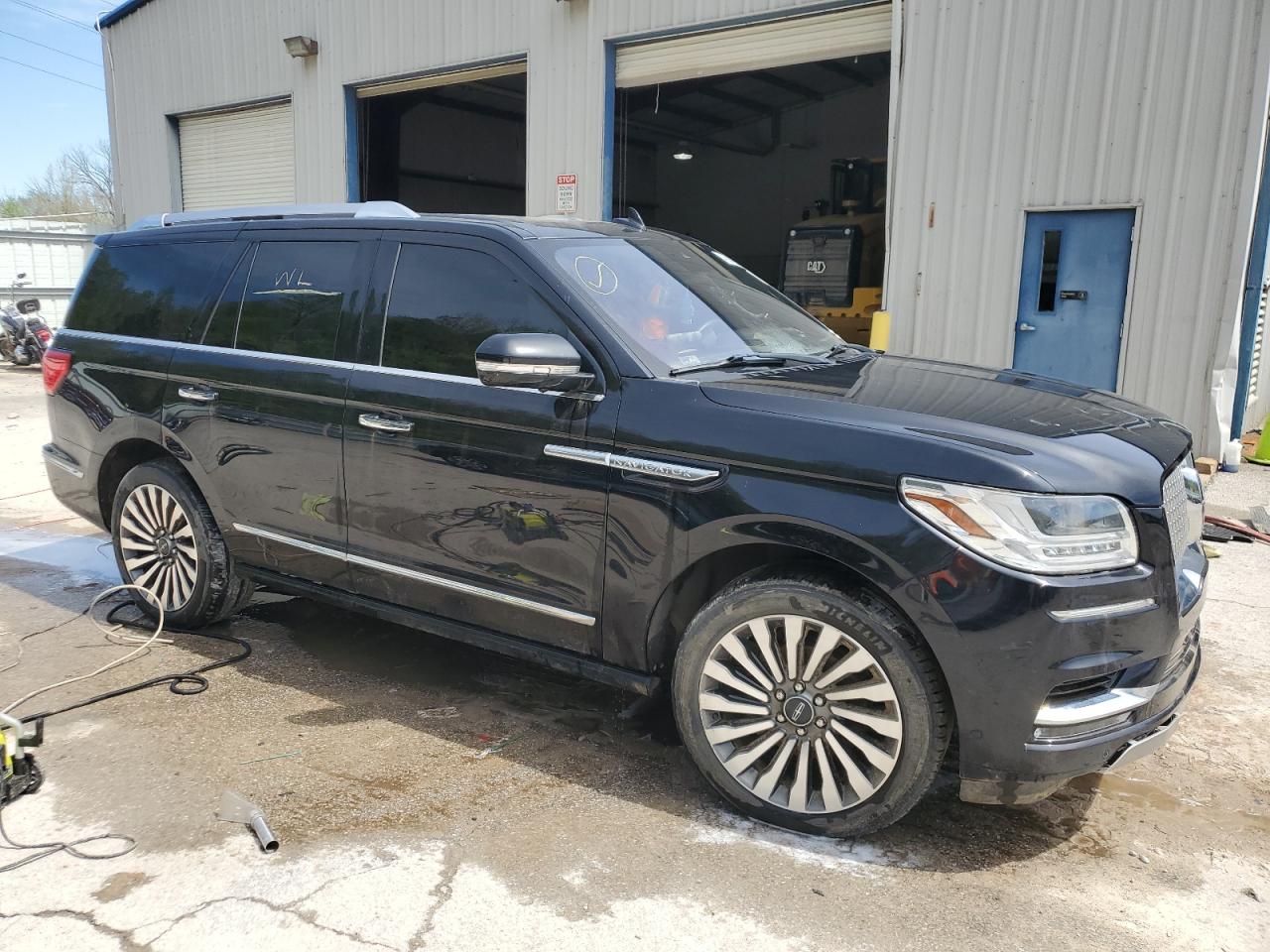 2019 Lincoln Navigator - Image 4