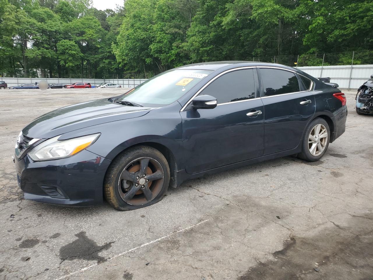 2016 Nissan Altima 2.5 for Sale in Austell, GA - Rear End