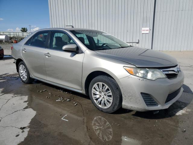  TOYOTA CAMRY 2014 Gold