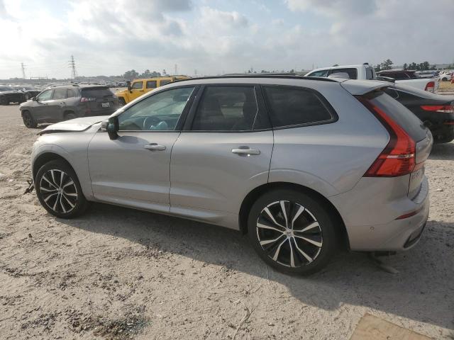  VOLVO XC60 PLUS 2023 Srebrny