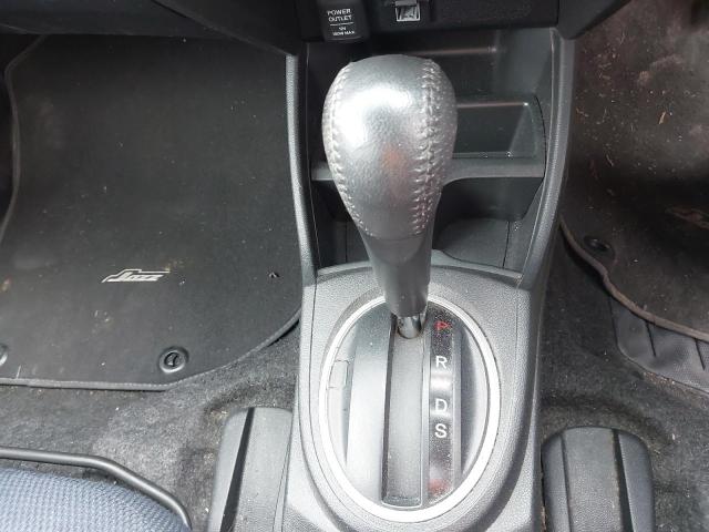 2013 HONDA JAZZ ES +