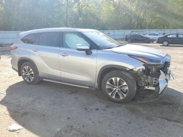 TOYOTA HIGHLANDER 2021 Сріблястий