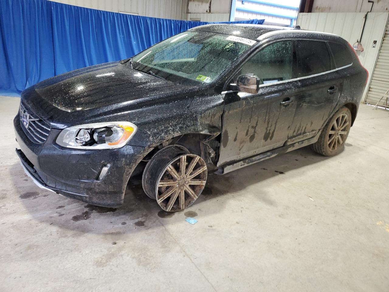 2015 Volvo Xc60 T6 Platinum for Sale in Hurricane, WV - Front End