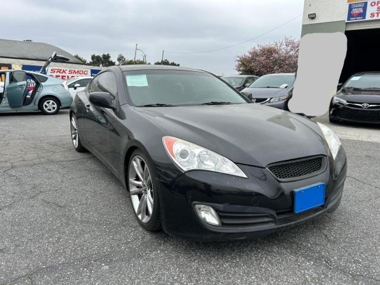 2011 Hyundai Genesis Coupe 3.8L იყიდება Rancho Cucamonga-ში, CA - Minor Dent/Scratches