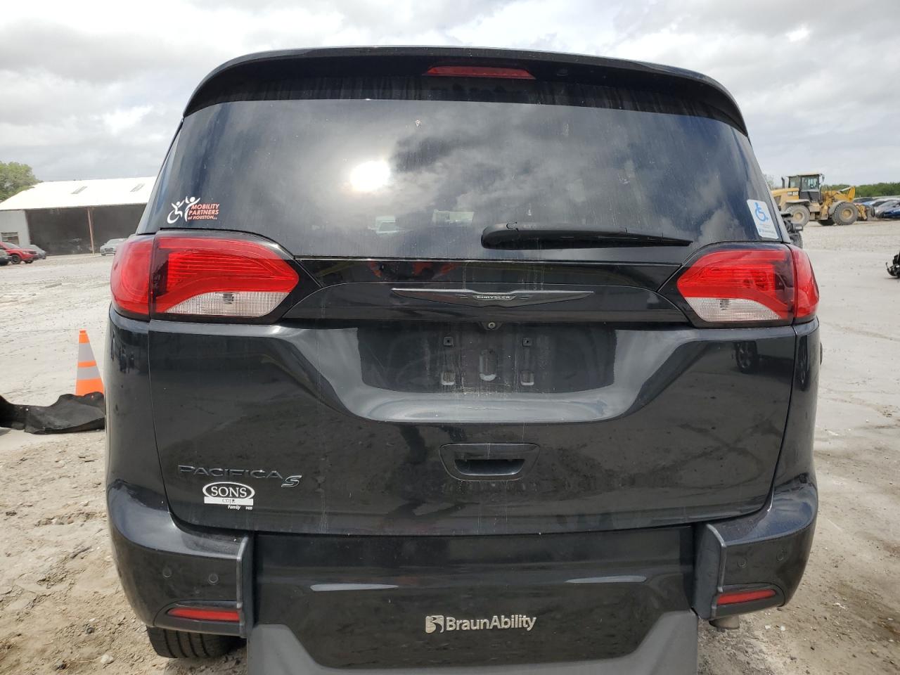 2019 Chrysler Pacifica Touring L Plus VIN: 2C4RC1EG1KR627969 Lot: 53698875