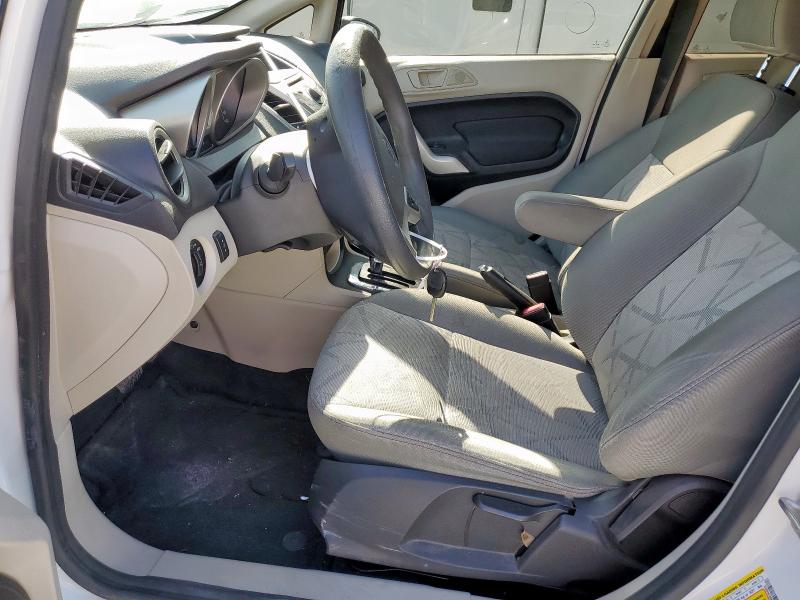 FORD FIESTA 2013 Biały