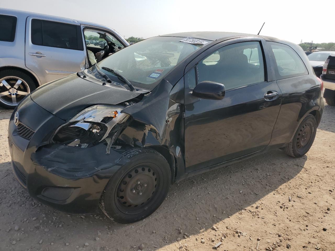 2009 Toyota Yaris продається в San Antonio, TX - Front End