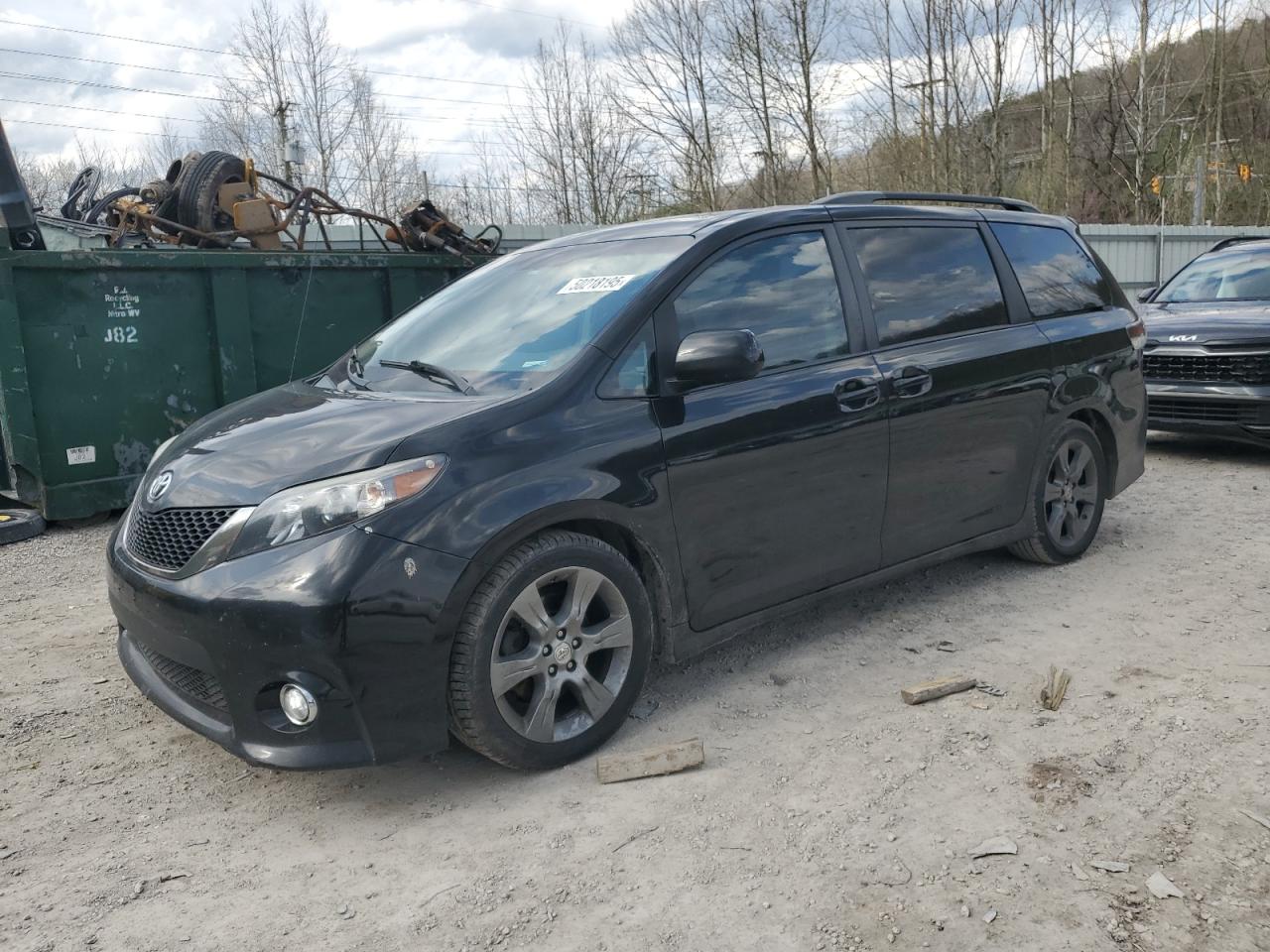 2012 Toyota Sienna Sport for Sale in Hurricane, WV - Minor Dent/Scratches