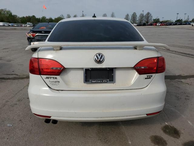 Sedans VOLKSWAGEN JETTA 2013 Biały