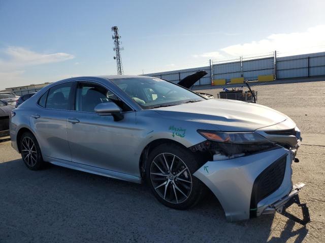  TOYOTA CAMRY 2022 Silver