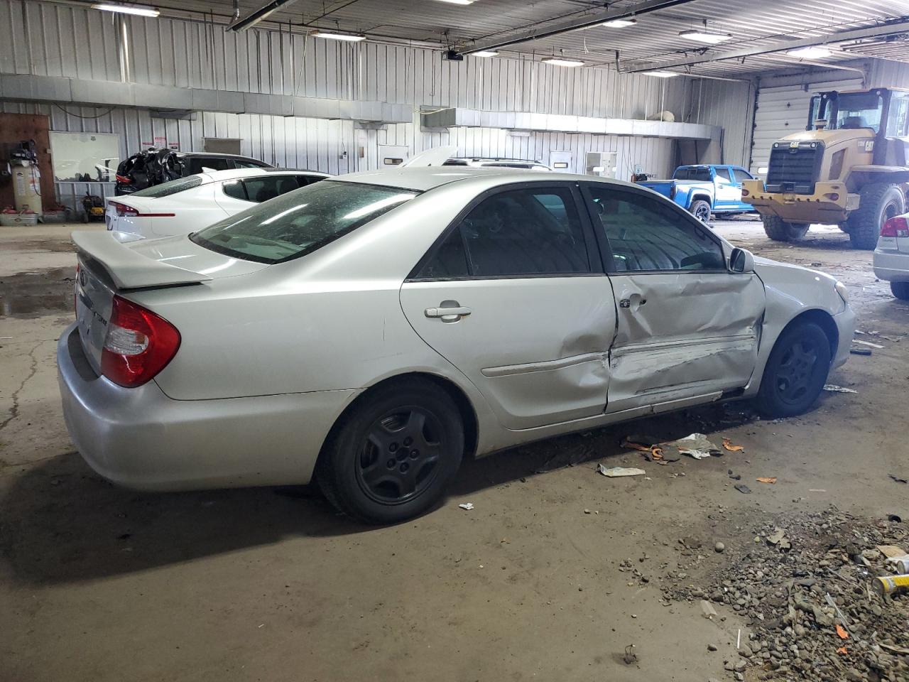2002 Toyota Camry Le VIN: 4T1BE32K92U520831 Lot: 54828175