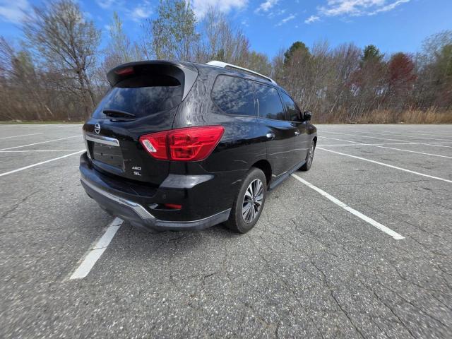  NISSAN PATHFINDER 2017 Чорний