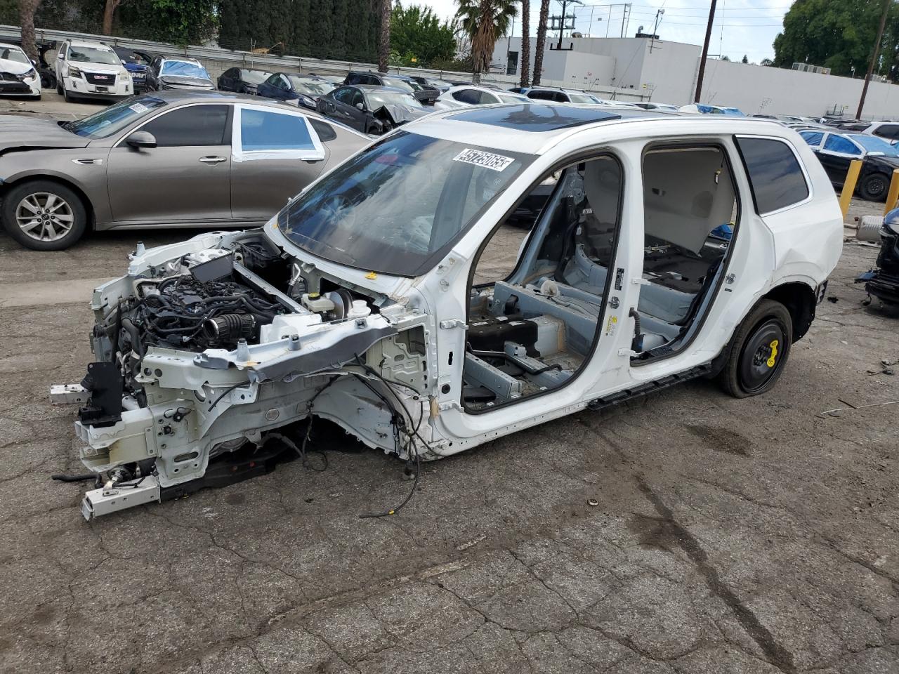 2021 Volvo Xc90 T6 Momentum for Sale in Van Nuys, CA - Stripped