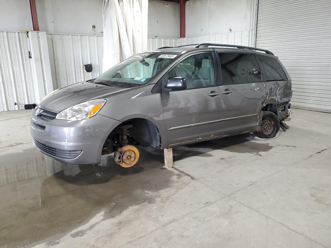 2005 Toyota Sienna Ce for Sale in Albany, NY - Rear End