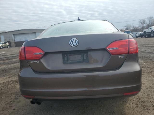 Sedans VOLKSWAGEN JETTA 2014 Brown