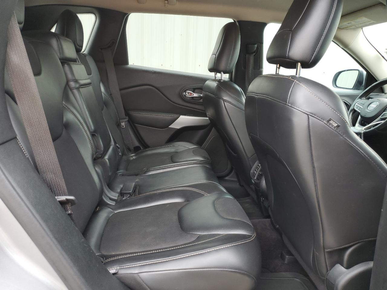 2018 Jeep Cherokee Latitude Plus VIN: 1C4PJLLB2JD537795 Lot: 51362945