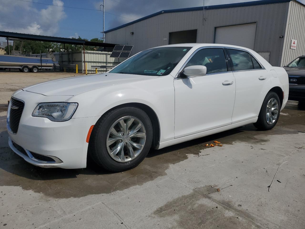 2016 Chrysler 300 Limited for Sale in New Orleans, LA - Side