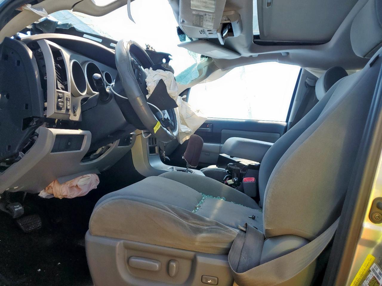 5TDZY5G16CS041407 2012 Toyota Sequoia Sr5