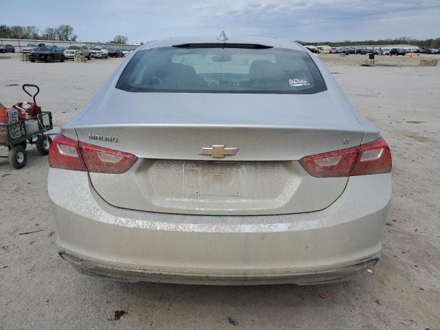 Sedans CHEVROLET MALIBU 2017 Srebrny