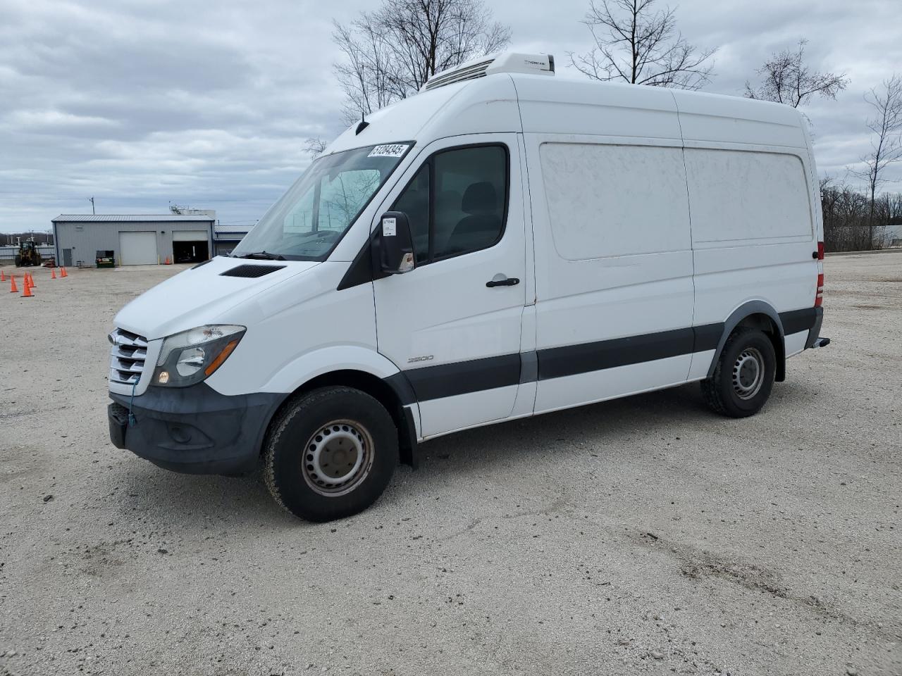 2015 Freightliner Sprinter 2500 for Sale in Milwaukee, WI - Side
