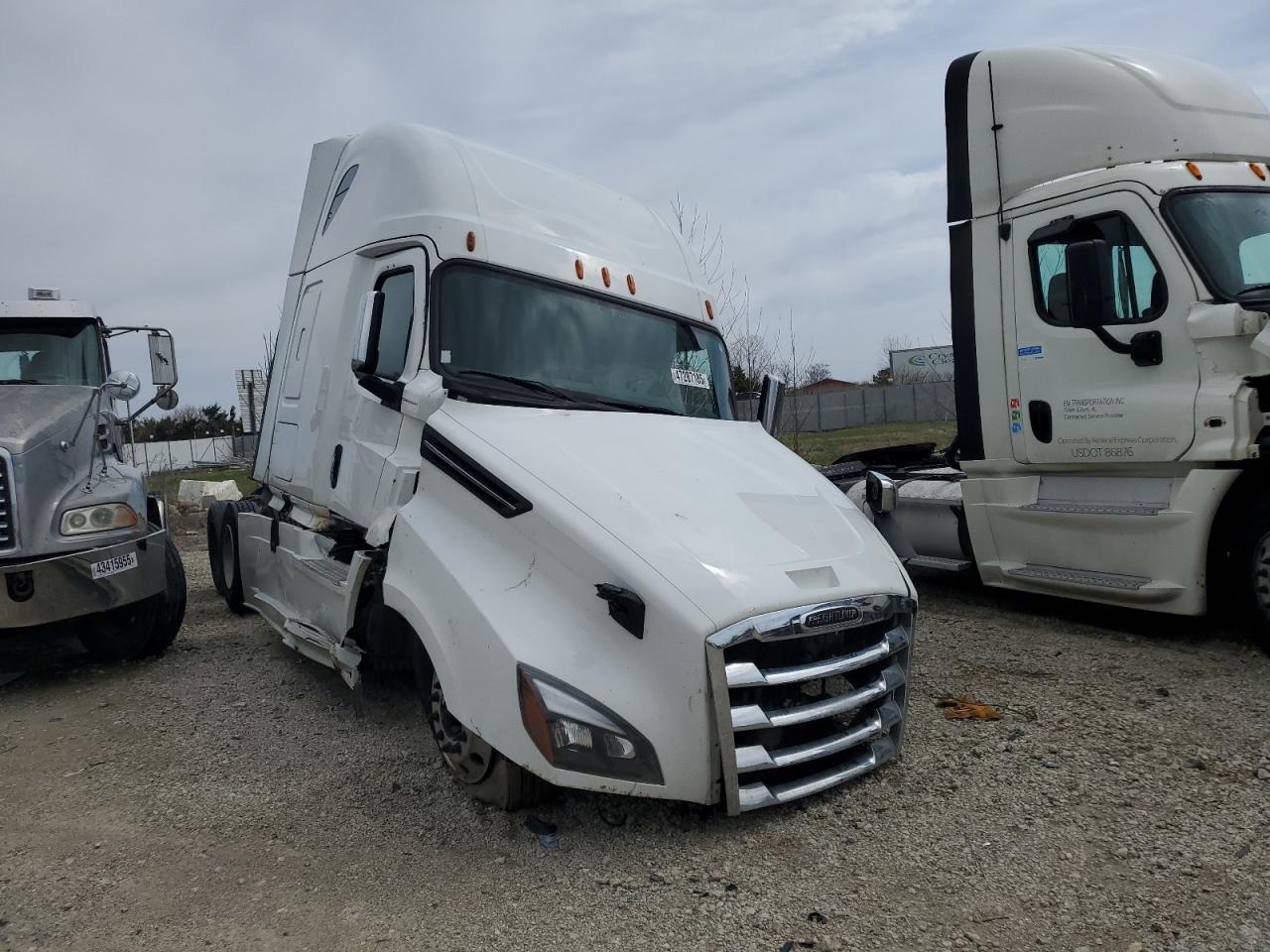 2018 Freightliner Cascadia 126 Semi Truck for Sale in Cicero, IN - Front End