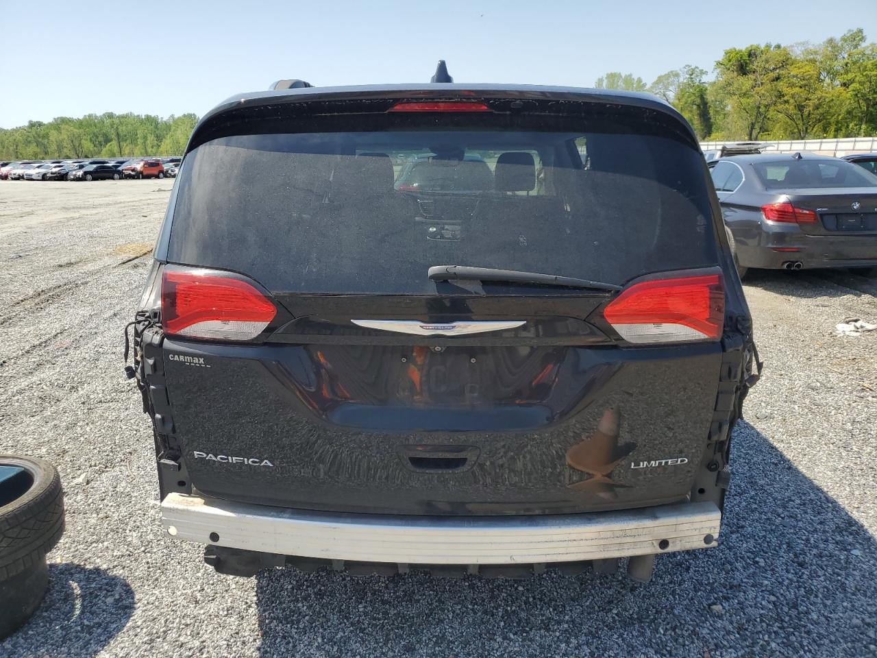 2017 Chrysler Pacifica Limited VIN: 2C4RC1GG4HR658994 Lot: 52984575