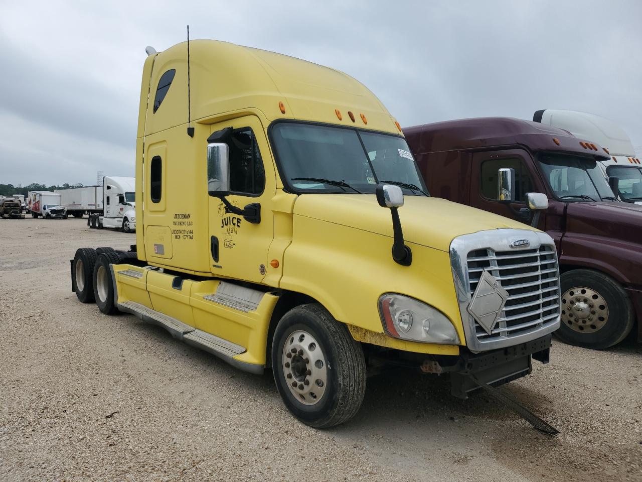 2009 Freightliner Cascadia 125 Semi Truck იყიდება Greenwell Springs-ში, LA - Normal Wear