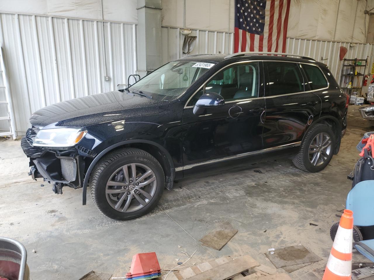 2016 Volkswagen Touareg Tdi na sprzedaż w Mcfarland, WI - Front End