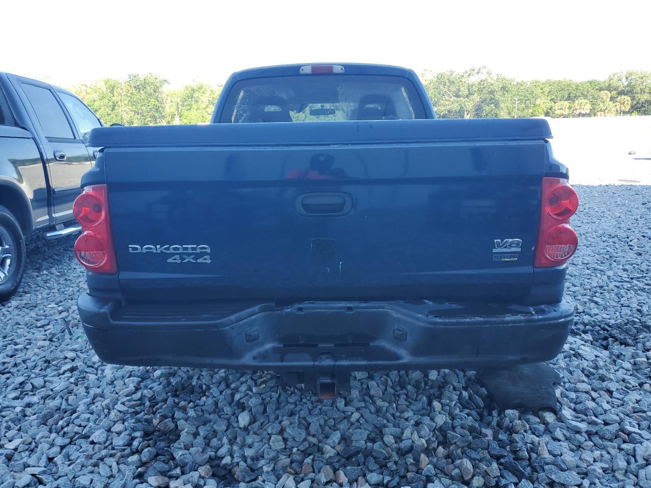 2007 Dodge Dakota Quad VIN: 1D3HW28P17S173529 Lot: 51895125