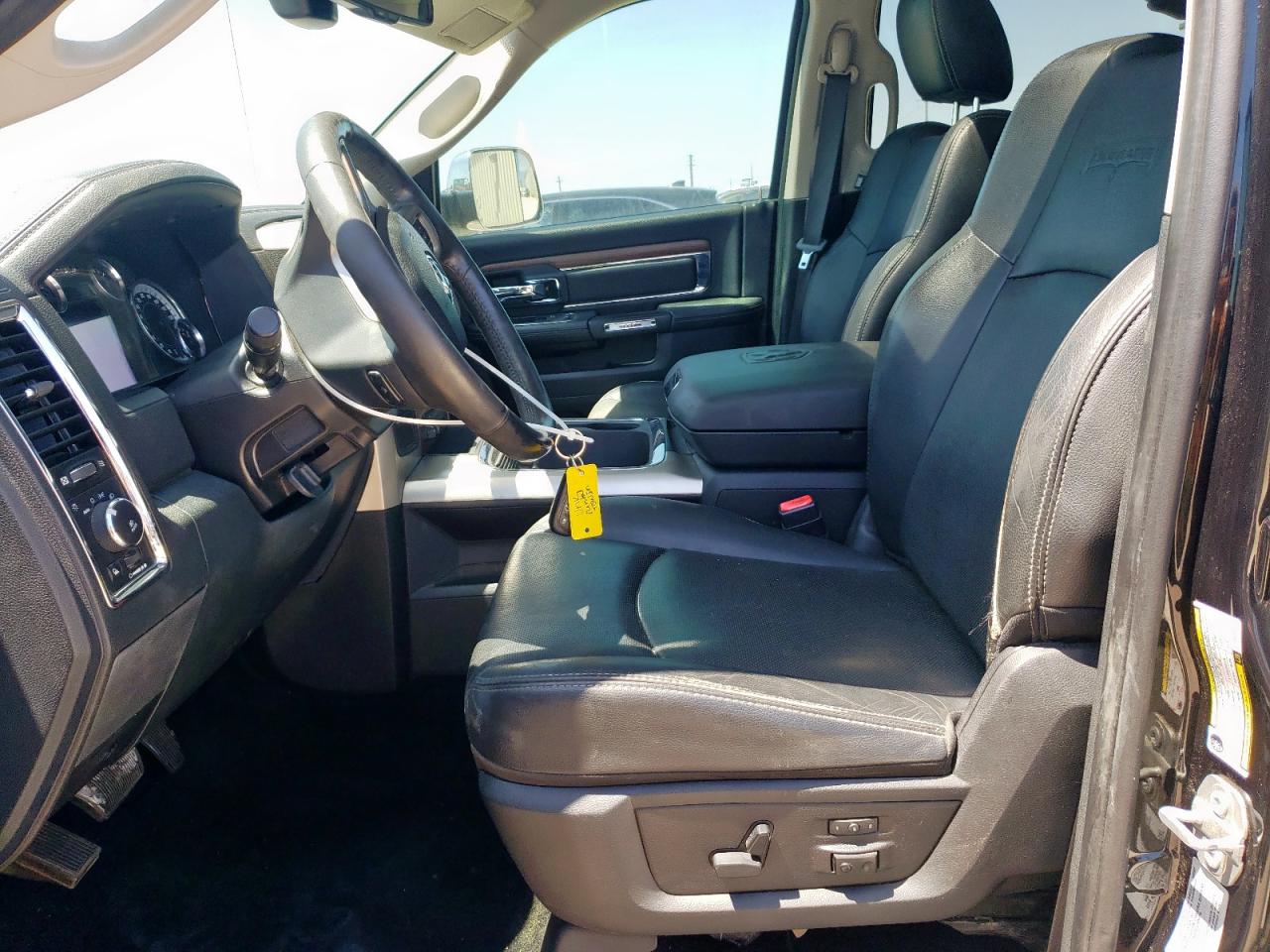 2016 RAM 3500 - Image 8