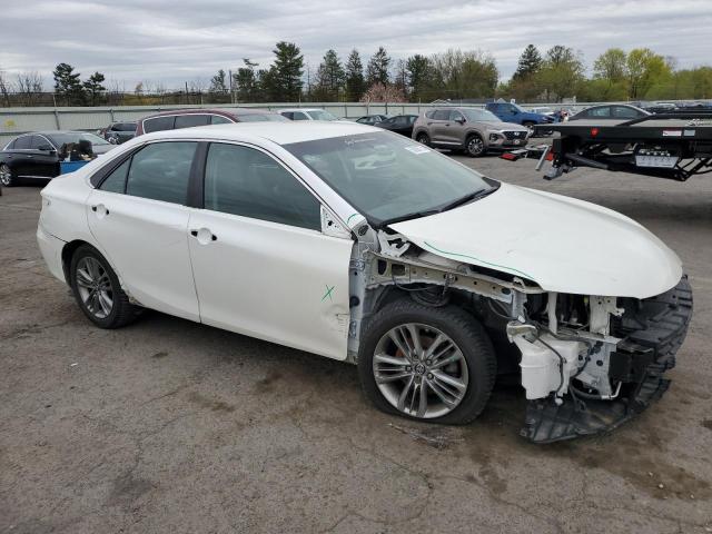  TOYOTA CAMRY 2017 Белый