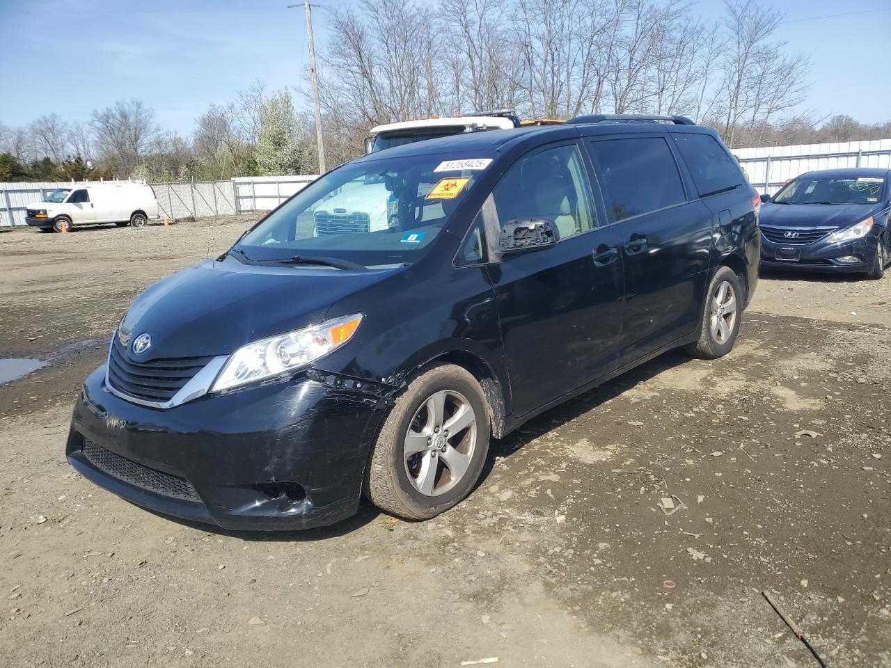Windsor, NJ에서 판매 중인 2011 Toyota Sienna Le - Front End